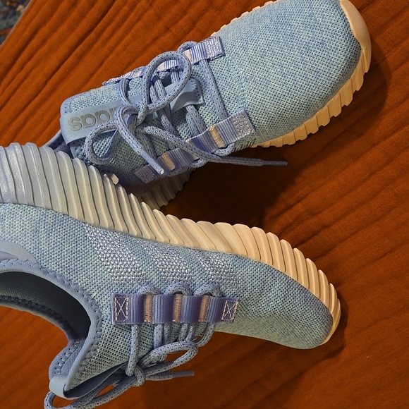 NWOT Adidas Kaptir Flow Sneaker - Picture 3 of 5